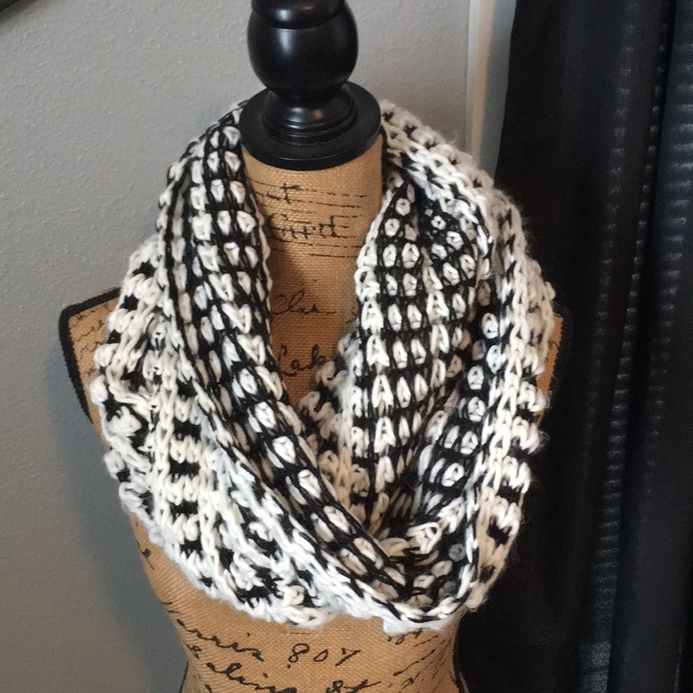 Knit infinity scarf